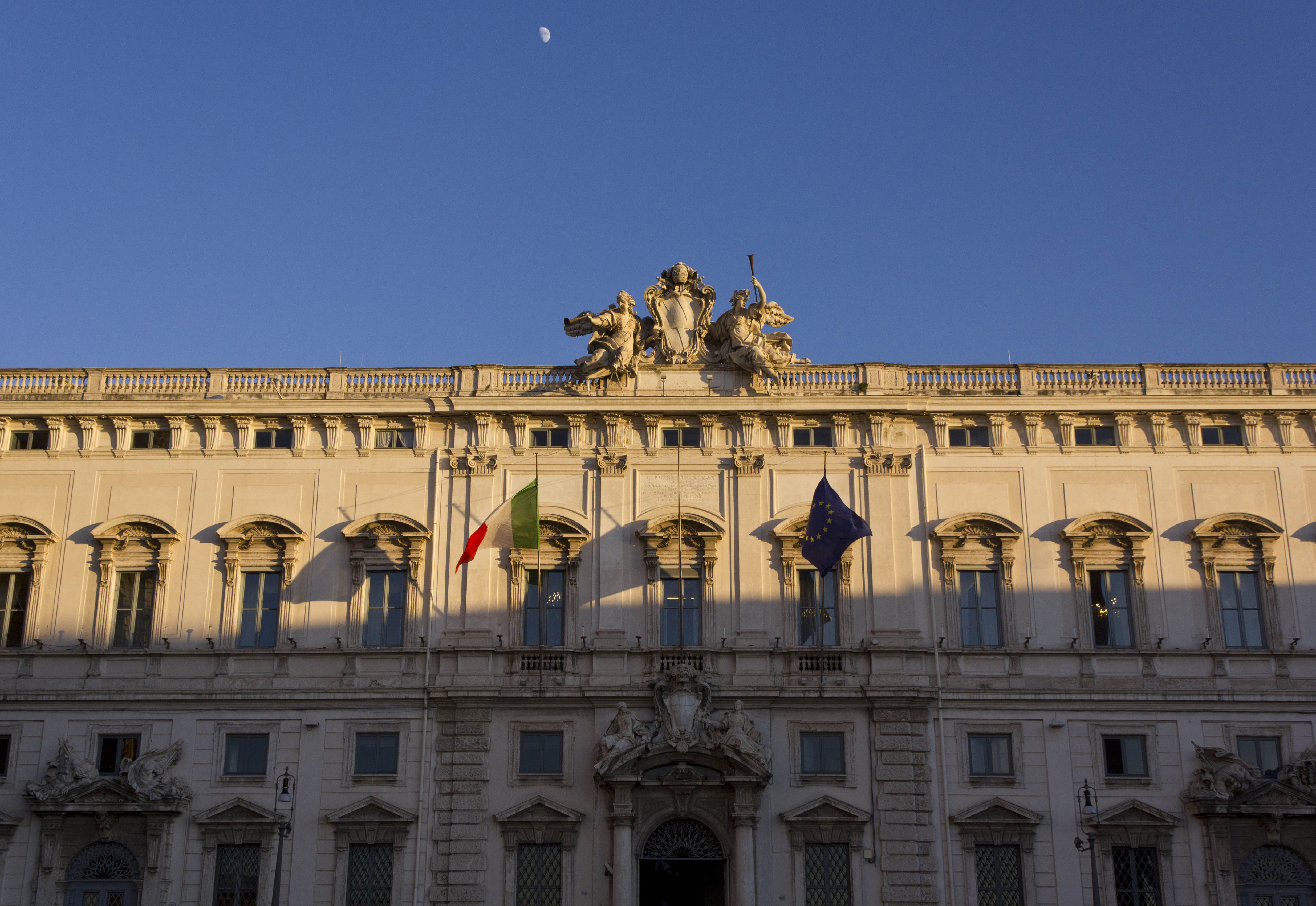Corte costituzionale: inopponibile ai soci non convocati il fallimento in estensione di una società semplice