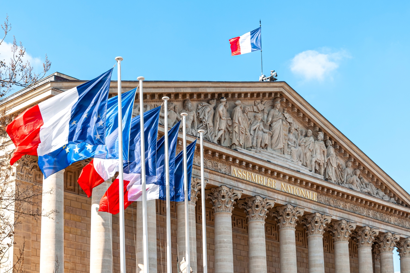 La Francia approva la legge sul diritto all’aiuto a morire