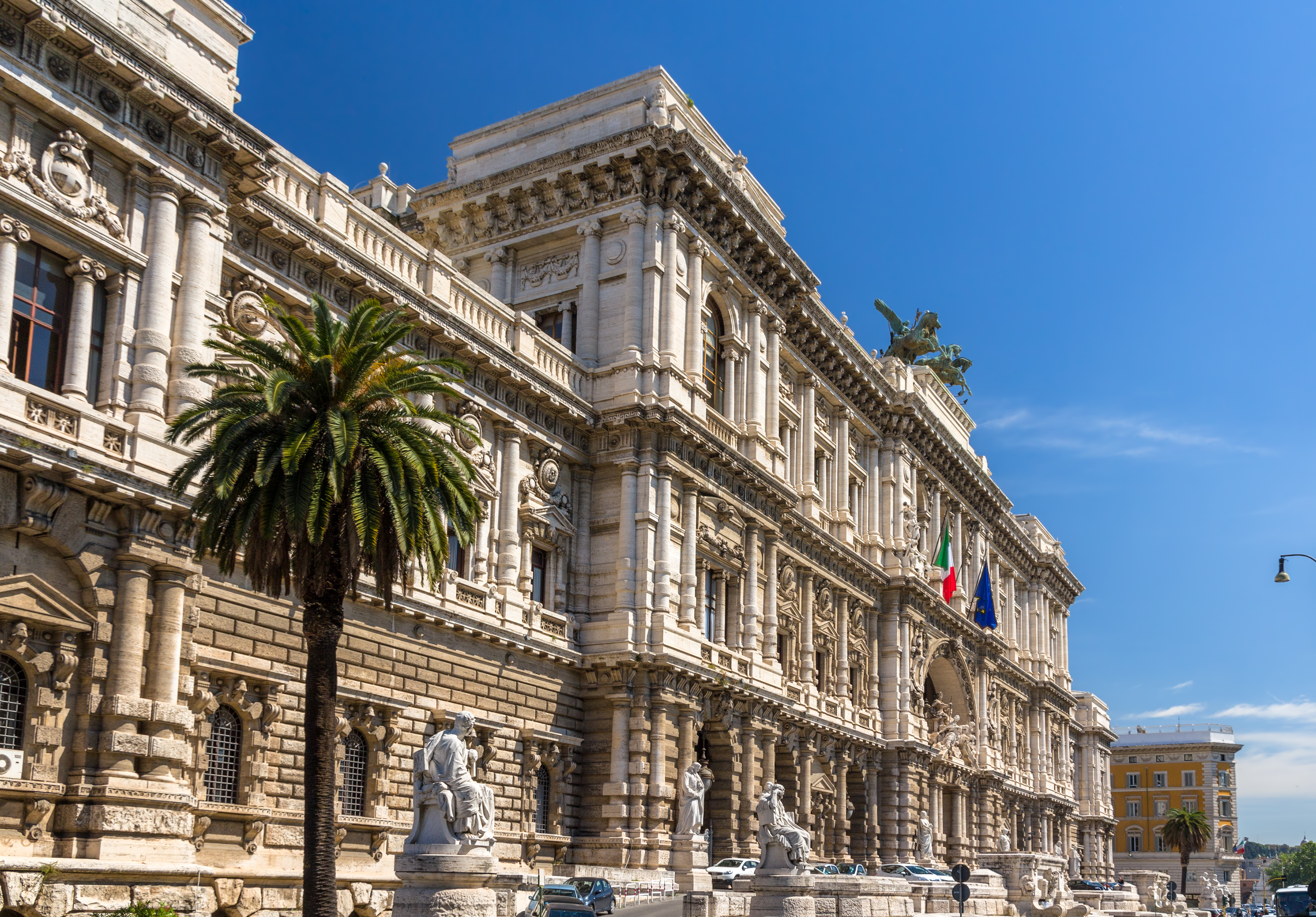 I limiti legali alle anticipazioni pattizie del TFR secondo la Cassazione