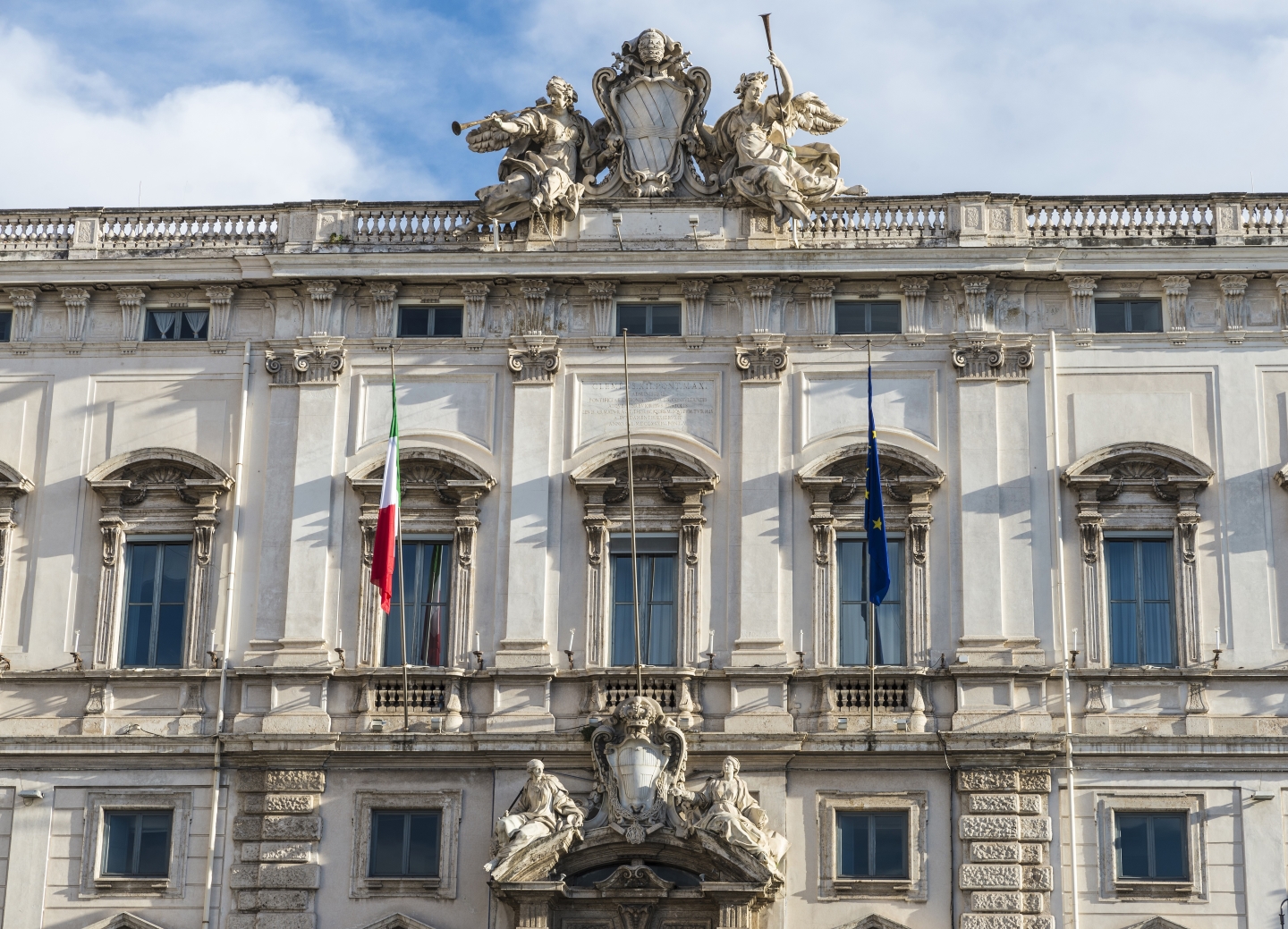 Diritto all'abitare (Corte cost., sent. 8 gennaio 2026, n. 1)